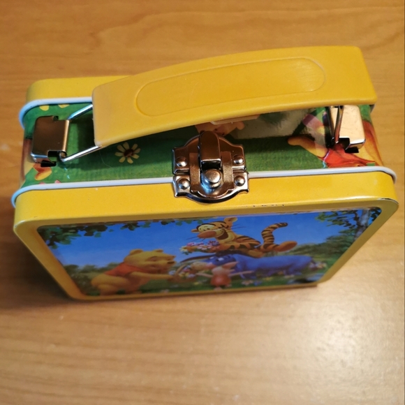 Winnie The Pooh And Friends Tin Box - Picture 2 of 4